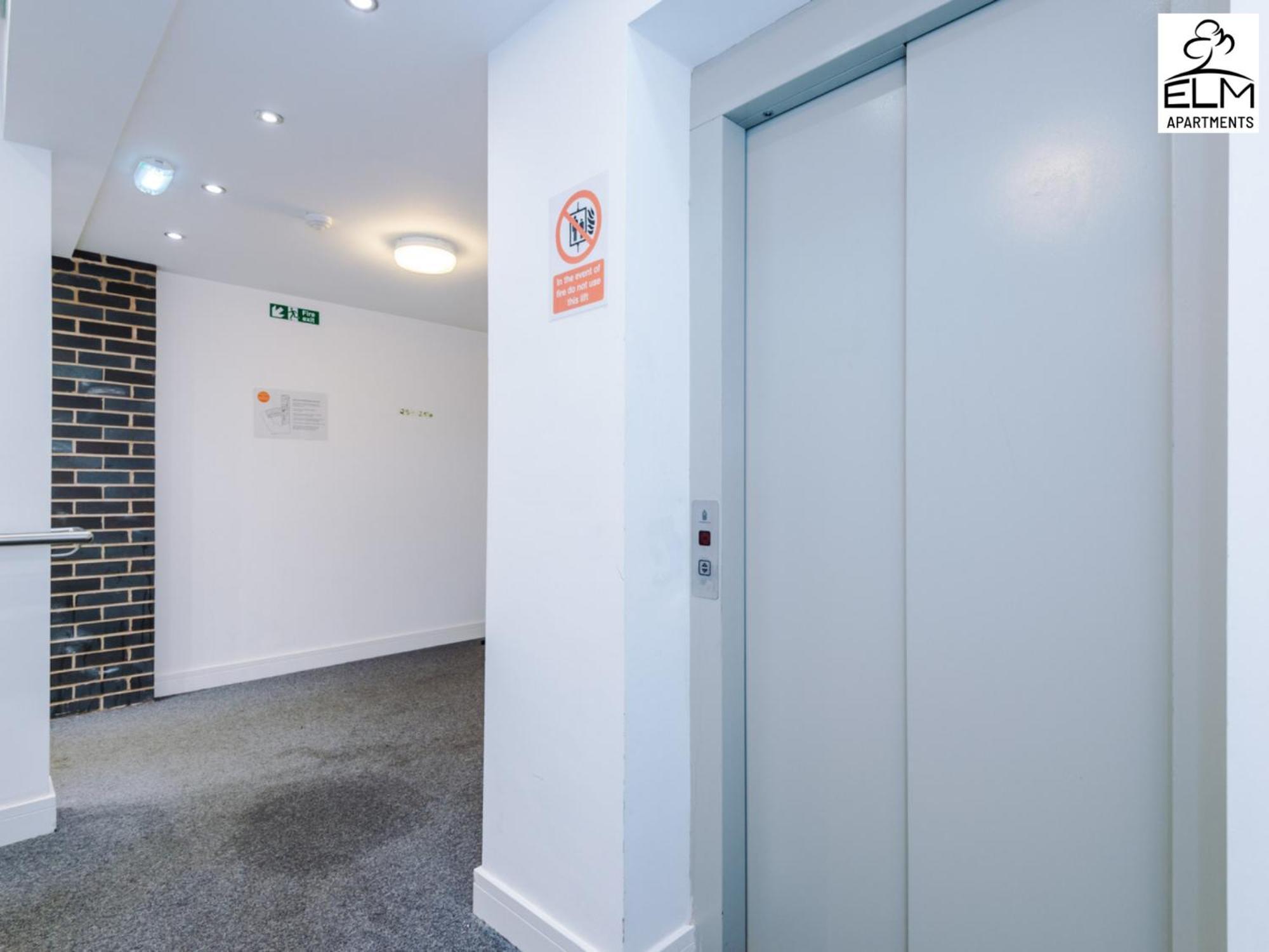 Elm Aparthotel , Collection Of Apartments Available Near Media City , Free Parking Manchester Exterior photo