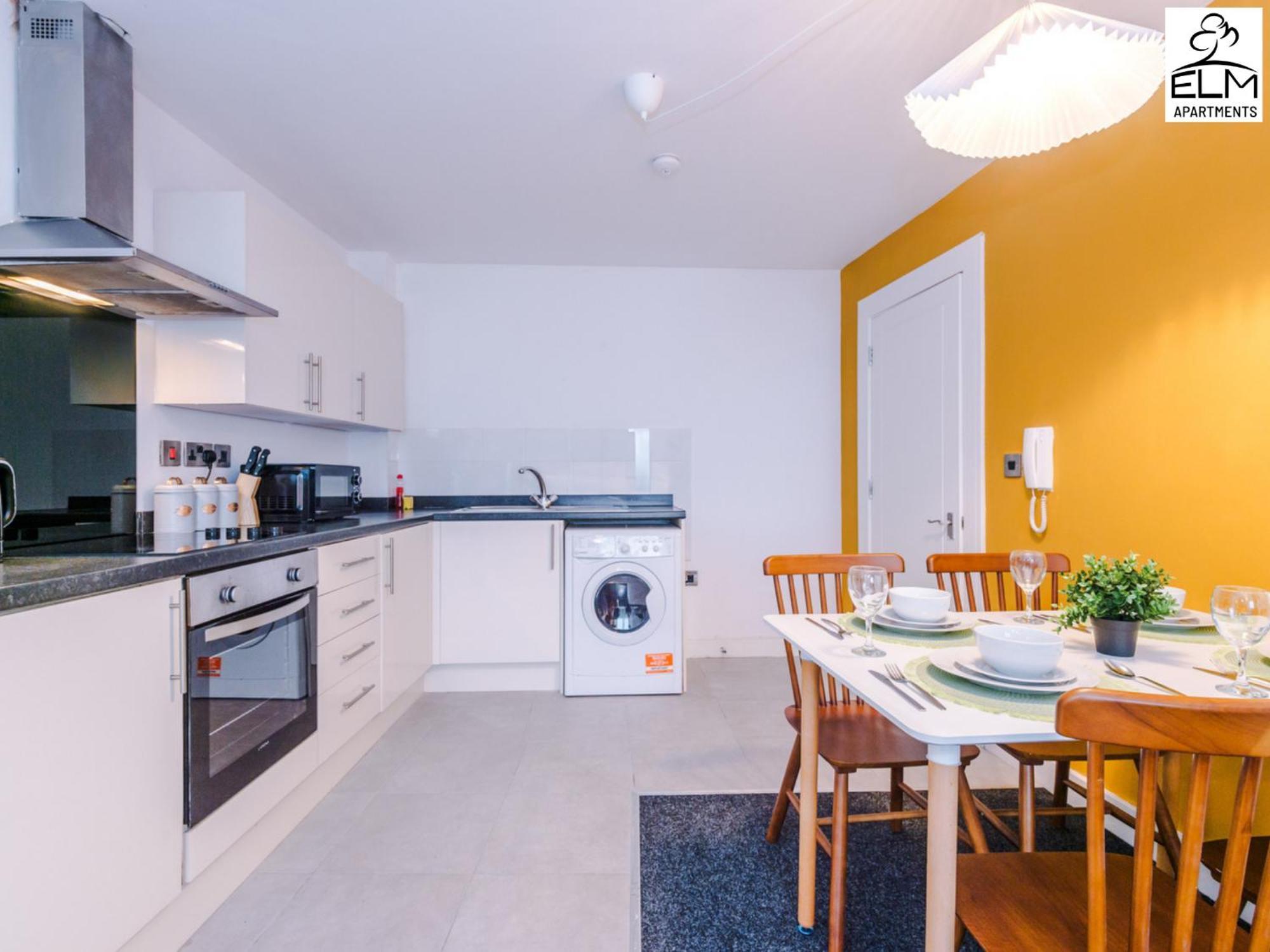 Elm Aparthotel , Collection Of Apartments Available Near Media City , Free Parking Manchester Exterior photo