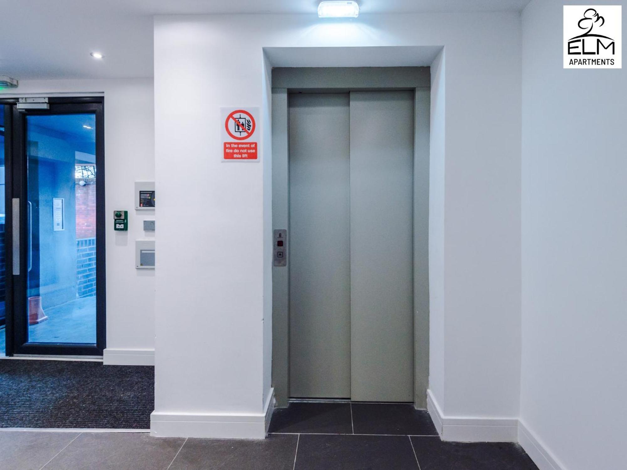 Elm Aparthotel , Collection Of Apartments Available Near Media City , Free Parking Manchester Exterior photo